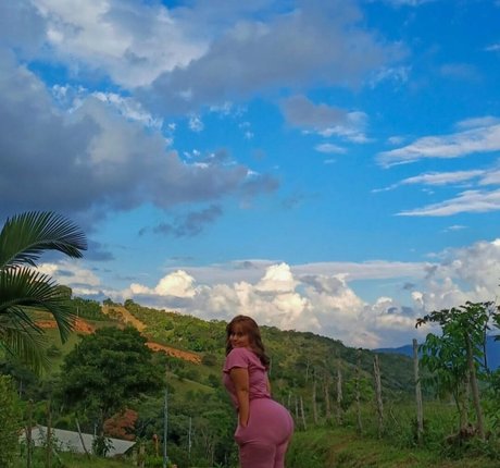 Michel Usuga sexy actress pictures