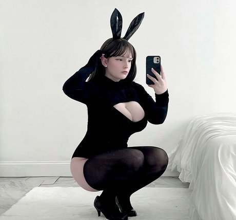 emidoll pornographic star photos