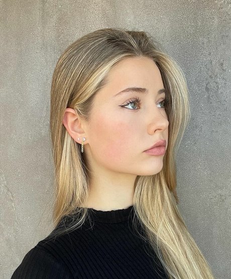 Tatiana Kaer nude pornstar pics