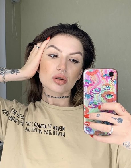 steishaginnes model nude images