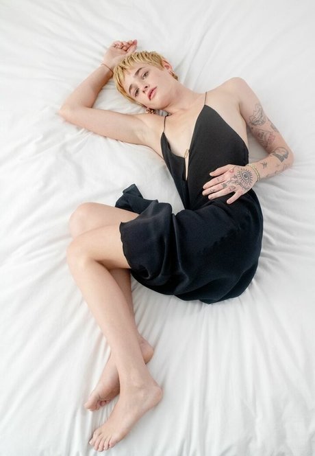 anal dildo onlyfans free photo