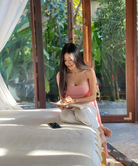 BunnyMutmai nice model image