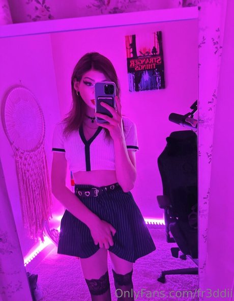 Fr3ddi naked model picture