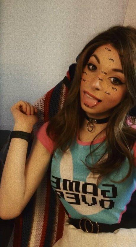 Fr3ddi model pretty images