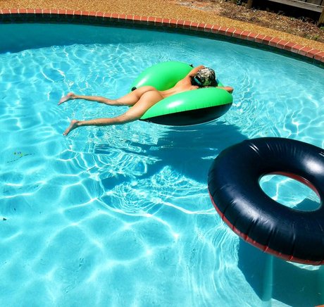 hollyhendrix_ pornstar erotic archive