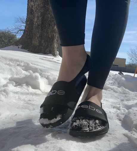 kayla footsie model naked photo