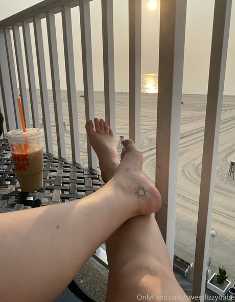 sweetlizzybabe pornstar adult pic