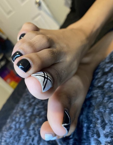 tenlittoes free model image