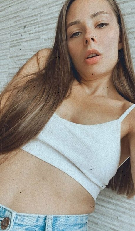 ninaliiin model porn img