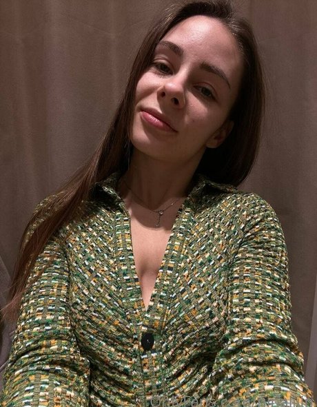 ninaliiin sex actress photo