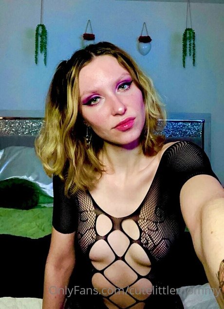 cutelittlemommy model perfect photo