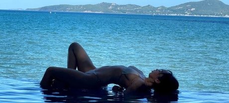 GGoldenbee model art photo