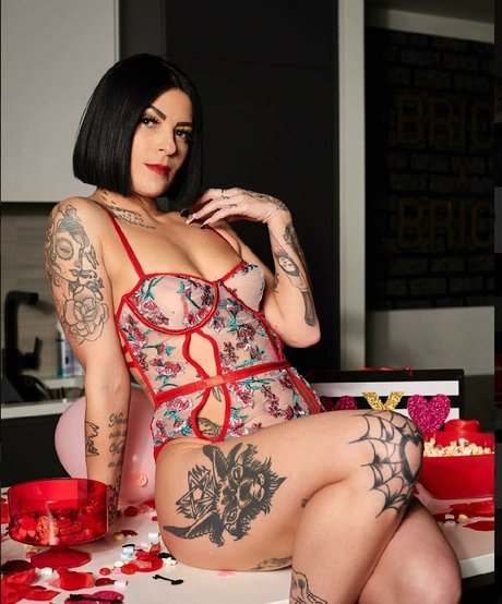 Bambi Nicole sexy actress pics