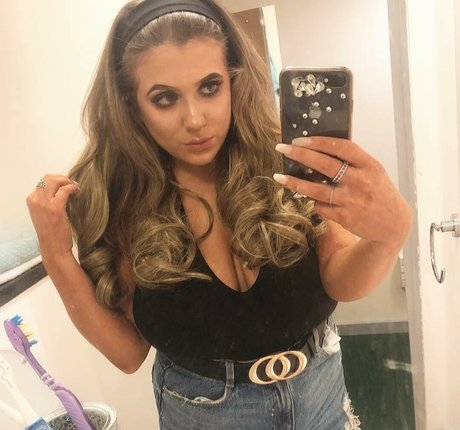 Beth G xxx actress photos