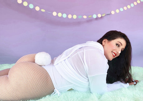 Moxymary star top galleries