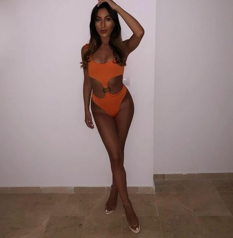 Thosetoes beautiful model pic