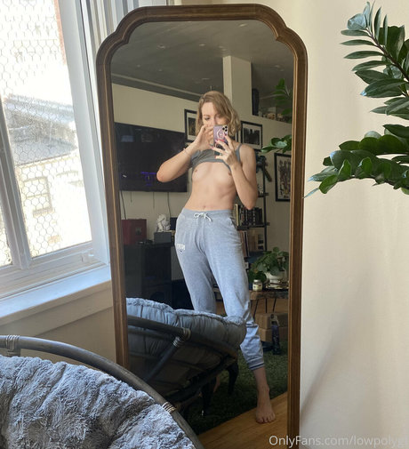 lowpolygf nudes pornstar pic