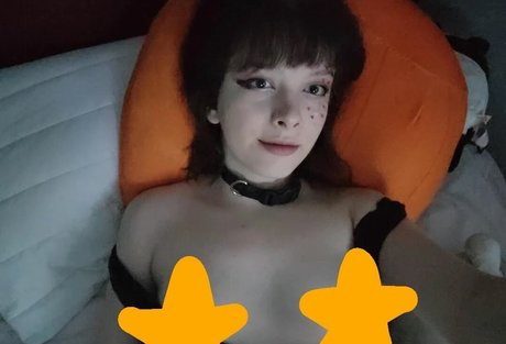 Dianalikesclowns erotic model img