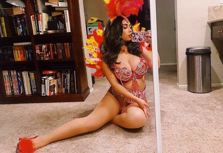 Thestarvasquez model porn pictures