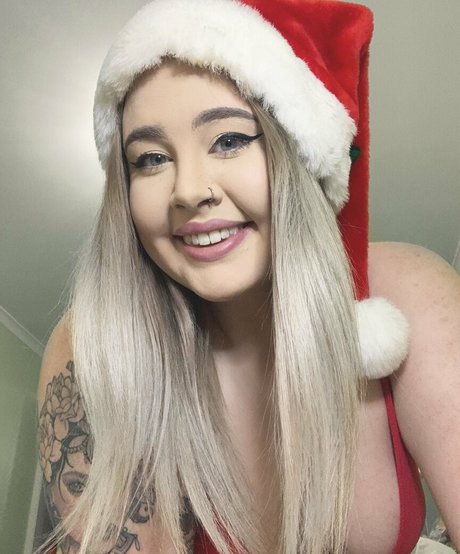 madxrosey model adult pictures