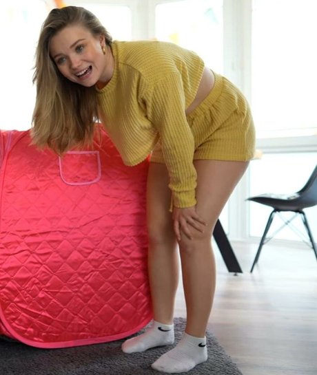 thick trans onlyfans naked photo