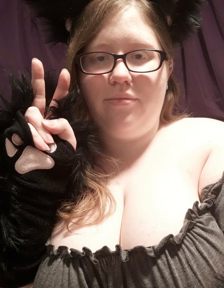 beautiful babe onlyfans top image