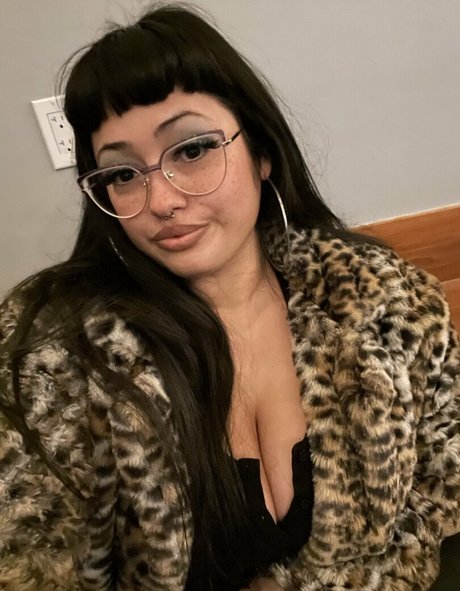 jizzyjazzy naked actress picture