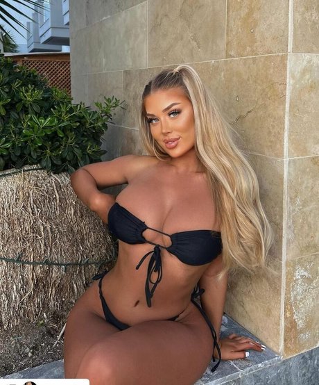 Eve Gale beautiful model picture