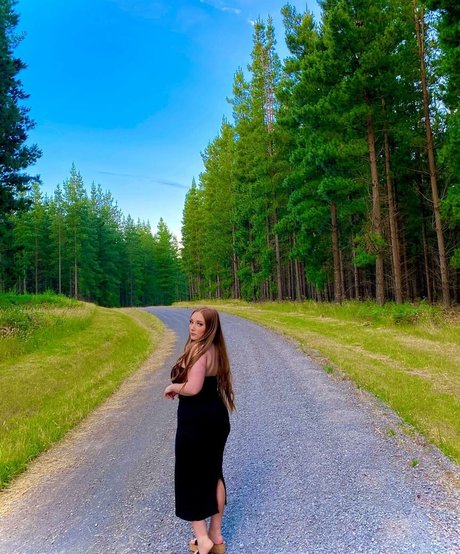 Dannielle Ashurst star hot images