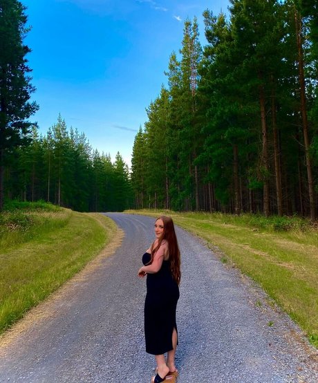 Dannielle Ashurst star top photo