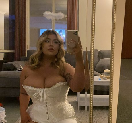 Kelly Bodenstein pretty star photos