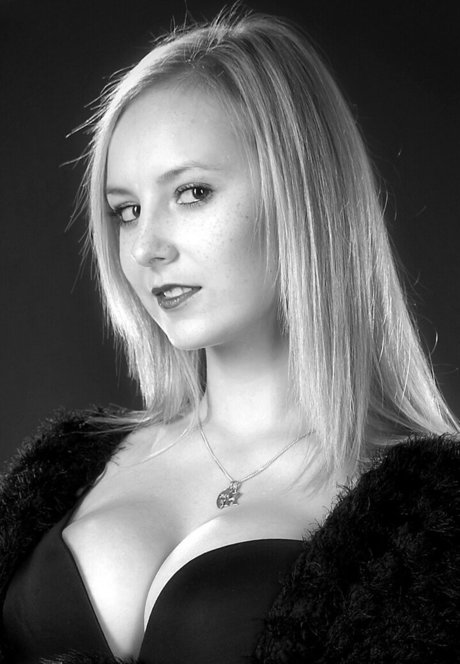 Modelkartei xxx actress pic