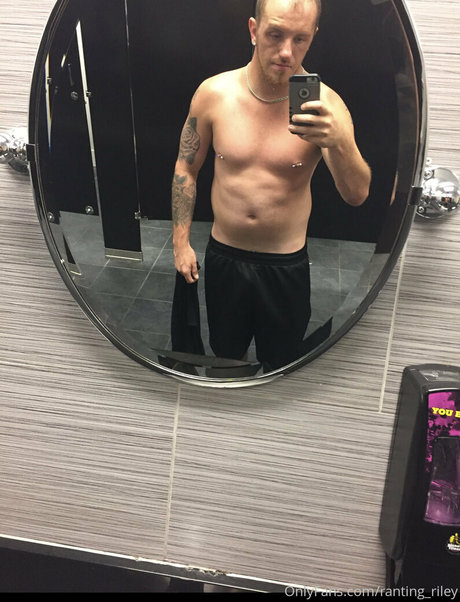 ranting riley nude actress photos