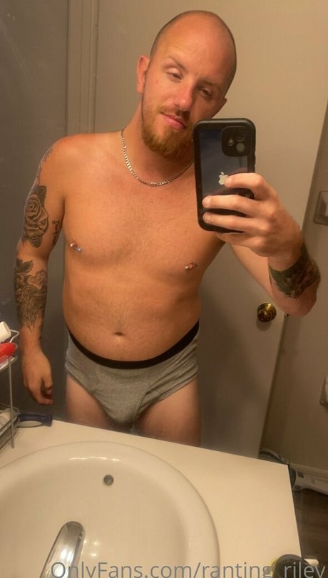 ranting riley naked star image