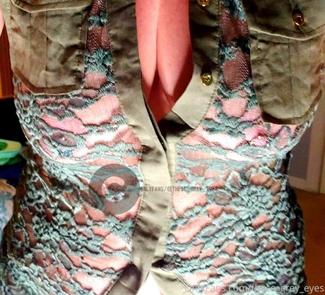 these grey eyes exclusive model image