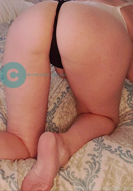 these grey eyes adult model picture