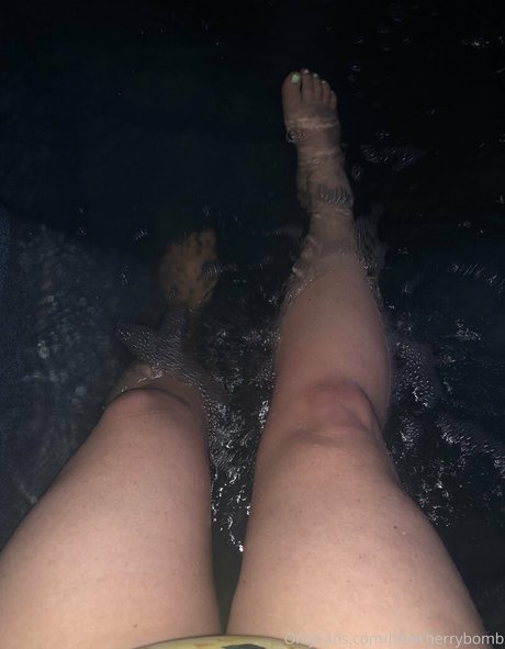 female popular onlyfans sex picture