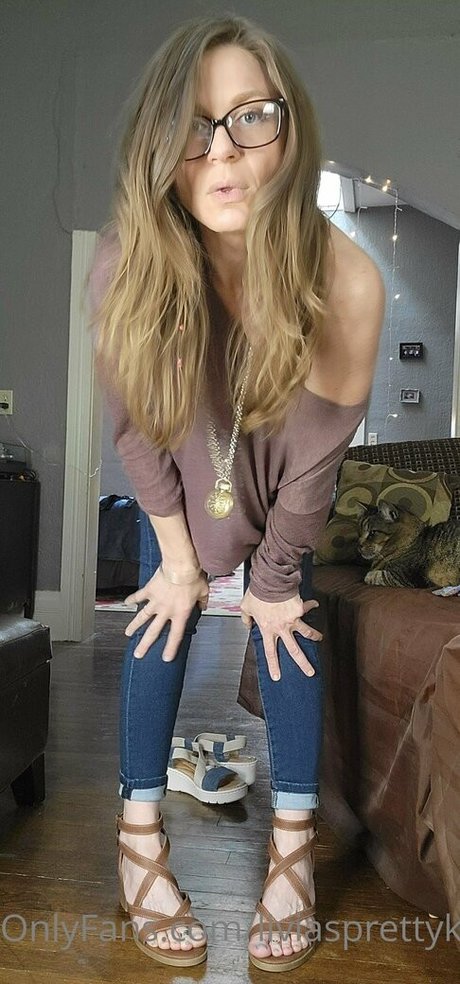 busty blonde onlyfans free sexy pics