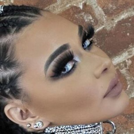 Ice Queen naked model galleries