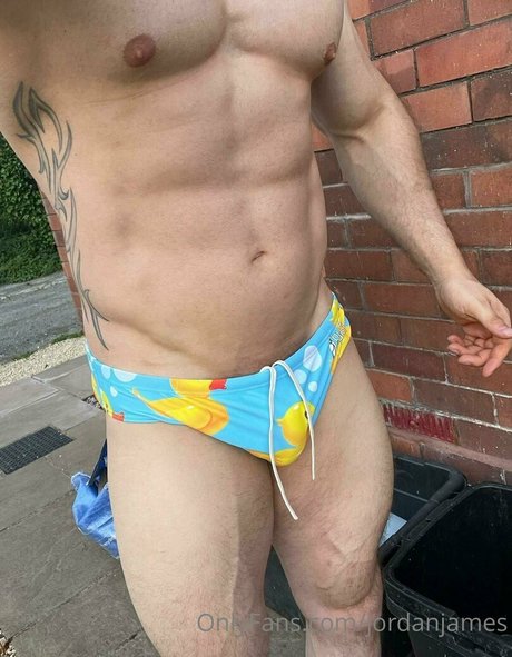 hairy armpits onlyfans nude pic