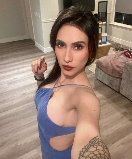 Cristina Vee sexy star galleries