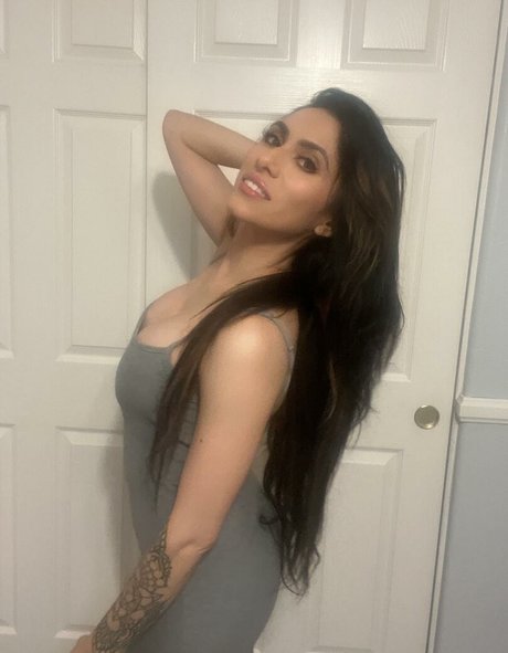 Cristina Vee model pretty pics