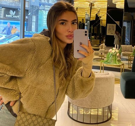 Meshi Malka nice star pic