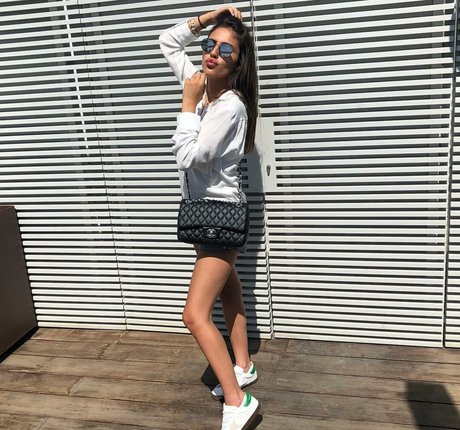 Meshi Malka nude star image