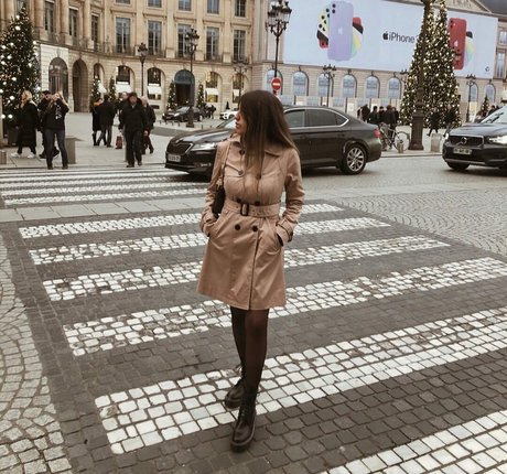 Meshi Malka model erotic images