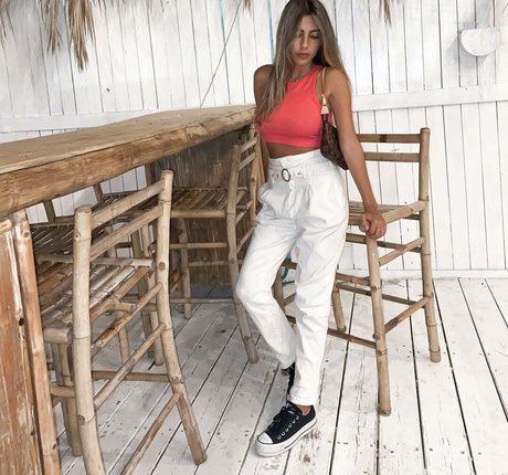 Meshi Malka model perfect archive