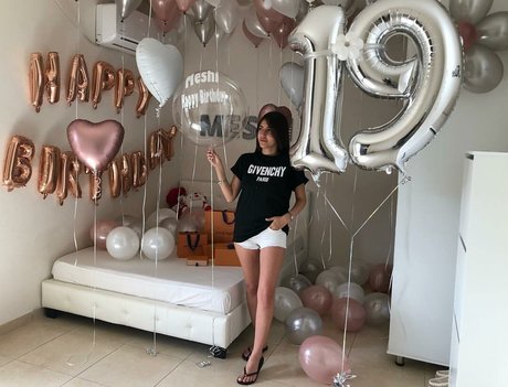 Meshi Malka nice pornstar img