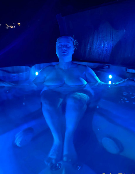 poly triad free star pics