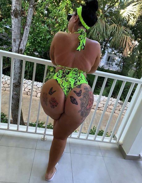 japanese milf onlyfans nude image