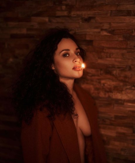 Smallcurlyfry hd actress pics